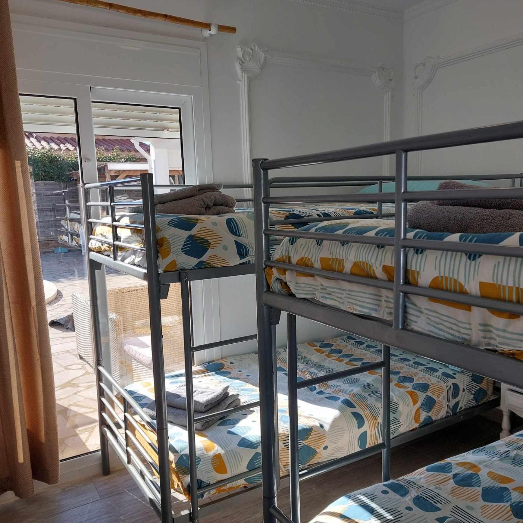 Villa Voor 8 Personen Met Zwembad 칼라파트 외부 사진