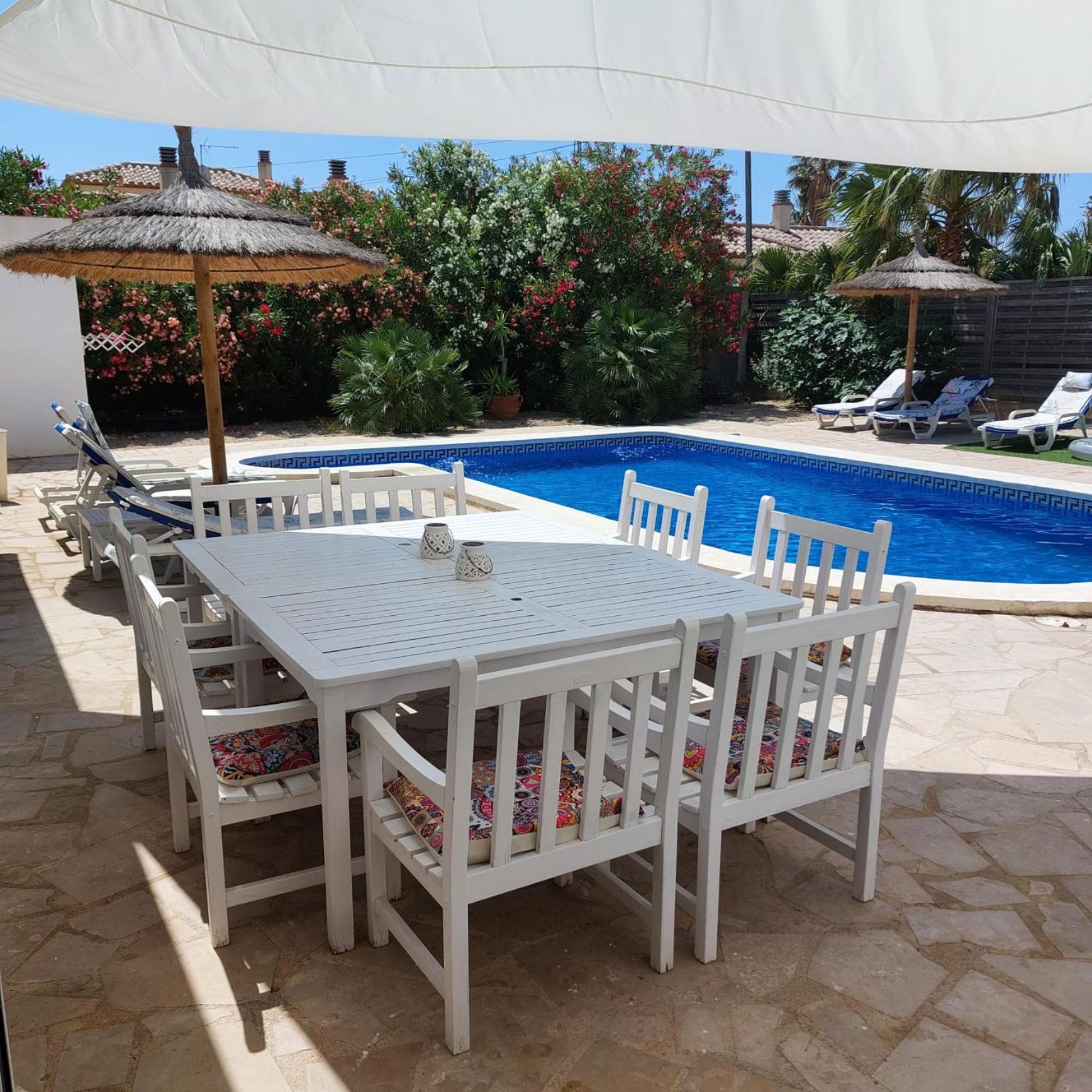Villa Voor 8 Personen Met Zwembad 칼라파트 외부 사진