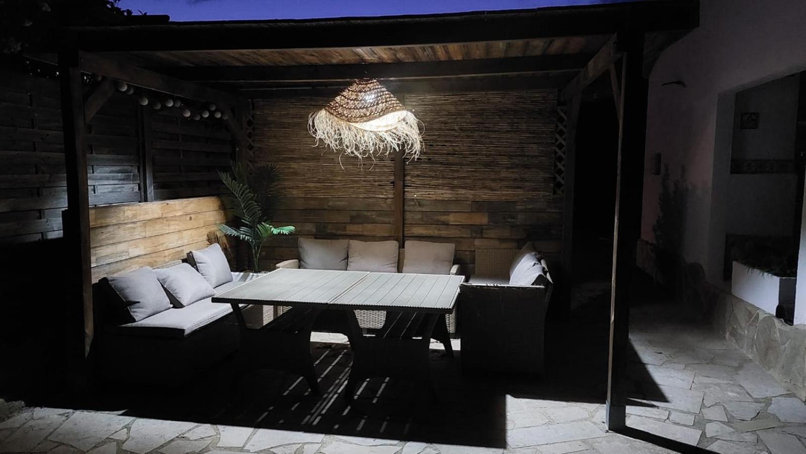 Villa Voor 8 Personen Met Zwembad 칼라파트 외부 사진
